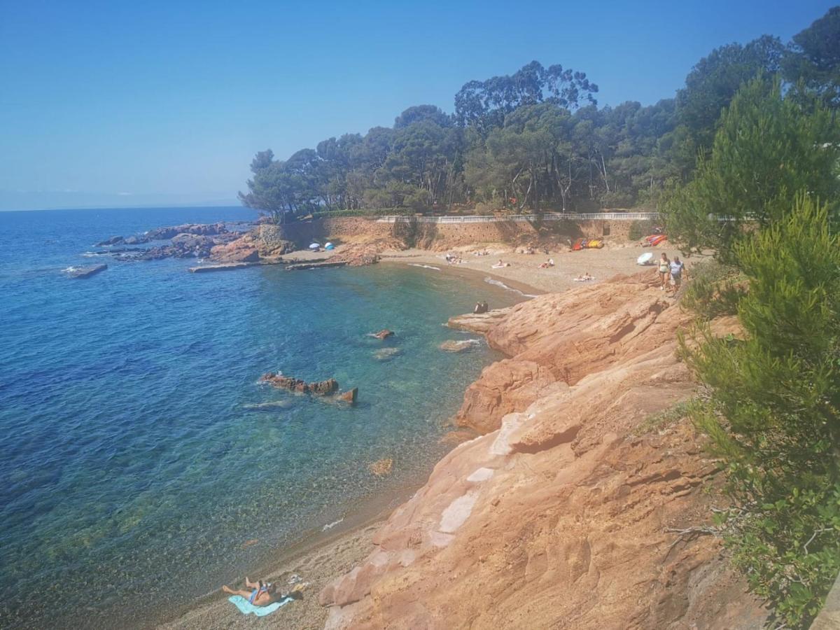 Mobil Home Neuf Camping L Ile Dor Plage St Raphael Avec Piscine Сен-Рафаэль Экстерьер фото